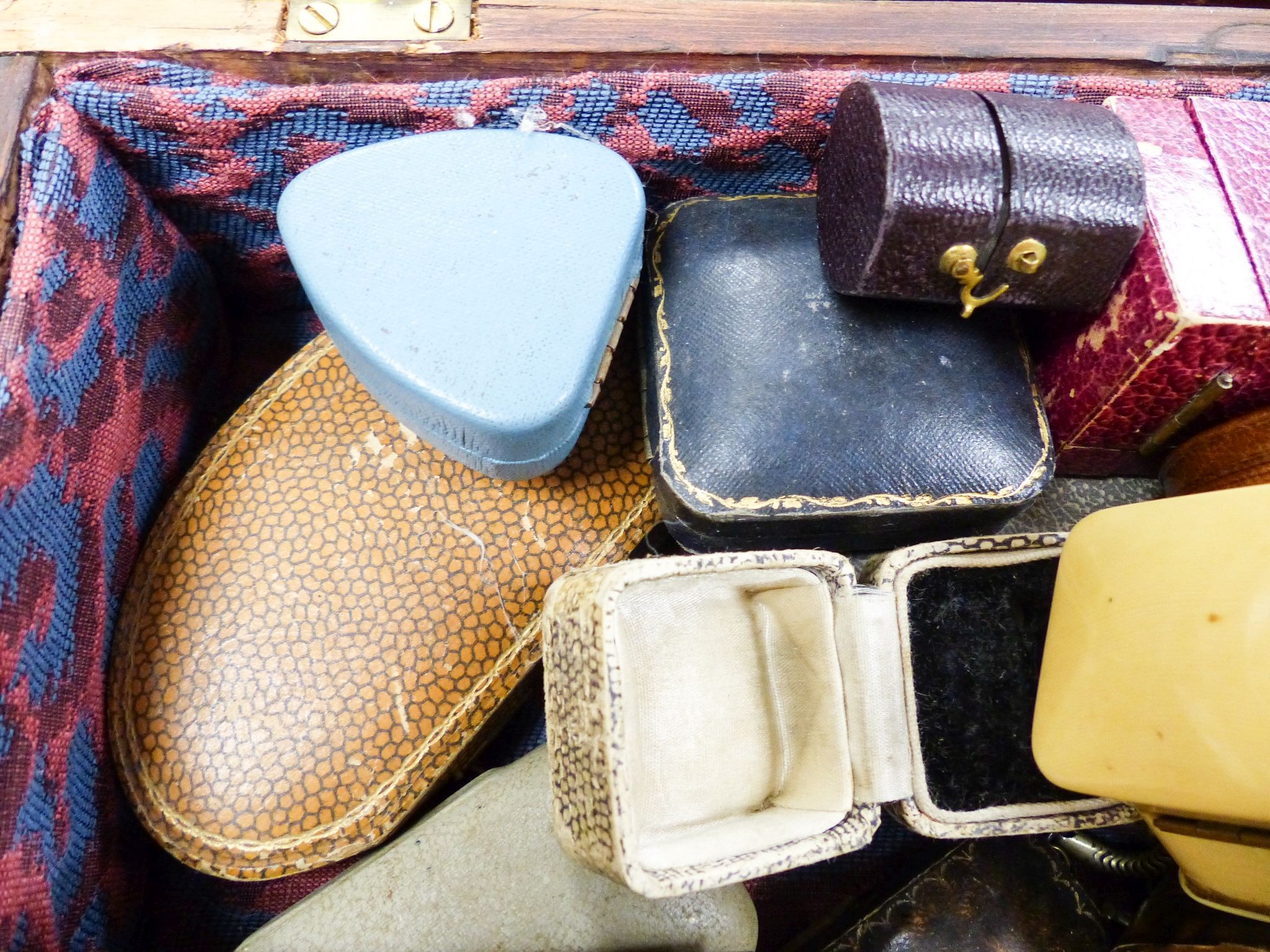 A small quantity of costume jewellery and jewellery boxes, in a mahogany work box.